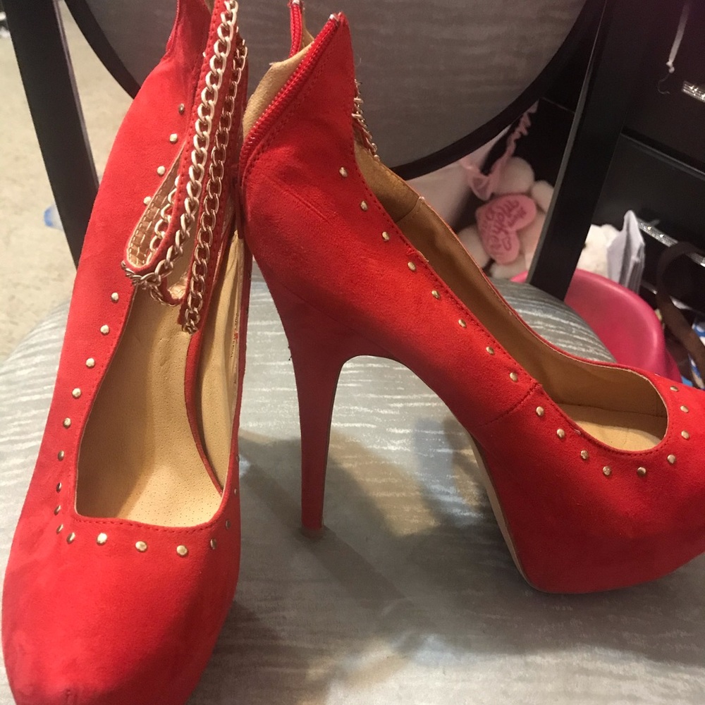 Assorted heels